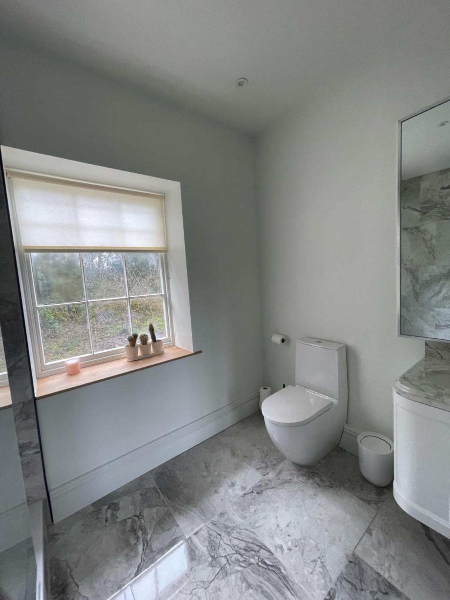 Apartment At Llanerchydol Hall 웰시풀 외부 사진