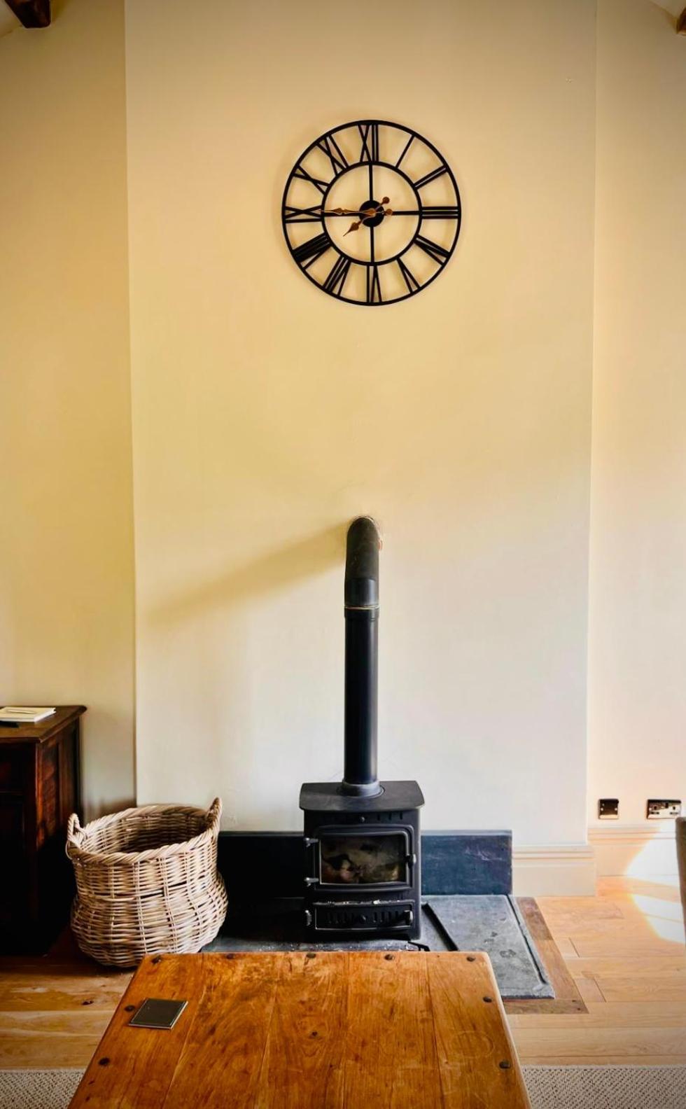 Apartment At Llanerchydol Hall 웰시풀 외부 사진